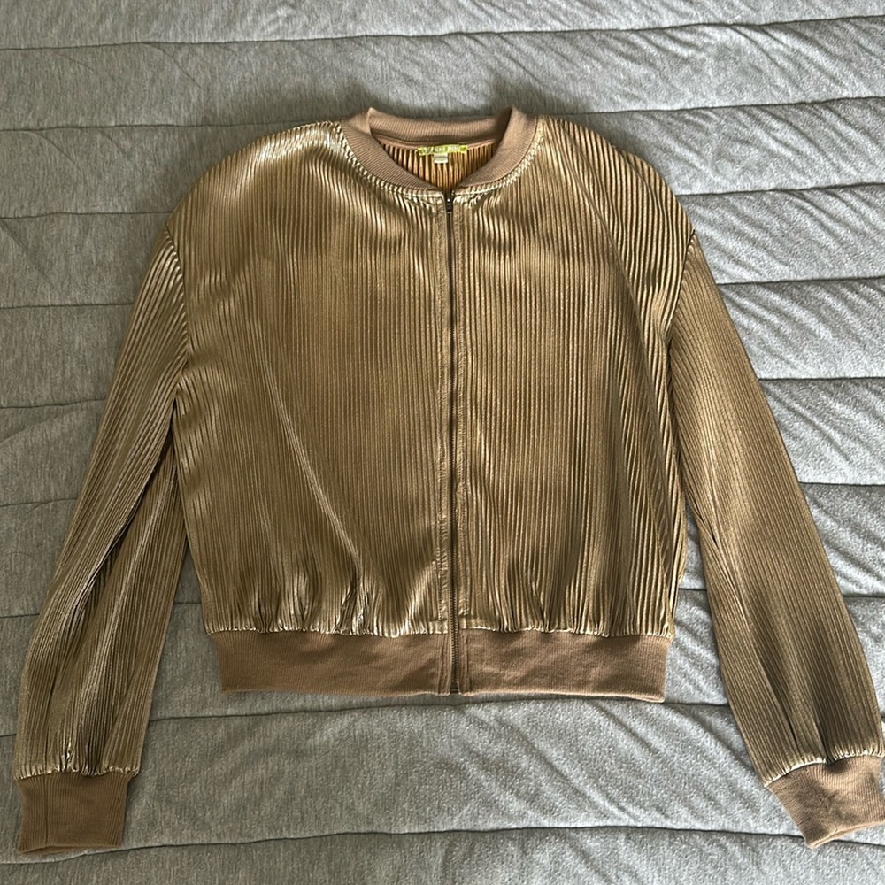 Gold zip up top